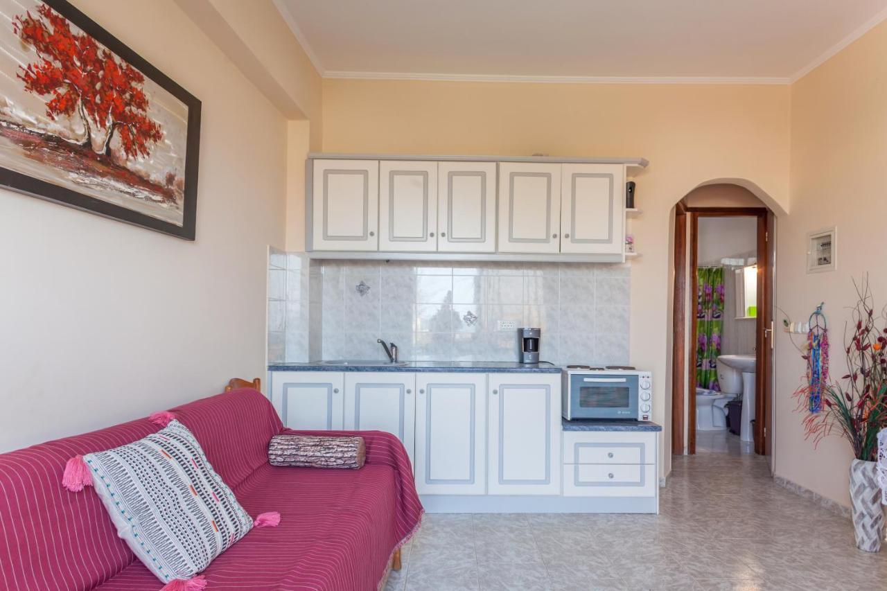 Christine Seaside Apartments In Chania Stalós Dış mekan fotoğraf