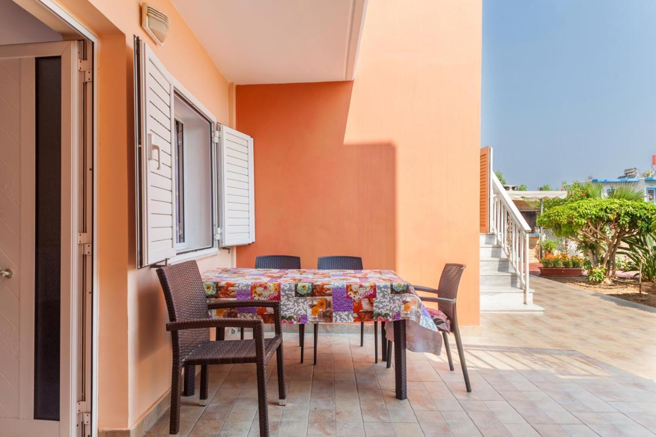 Christine Seaside Apartments In Chania Stalós Dış mekan fotoğraf